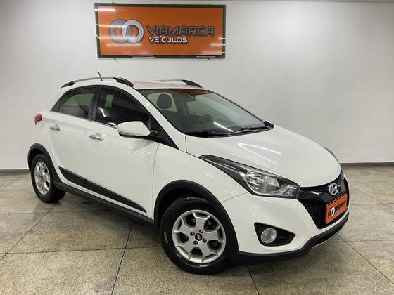 HYUNDAI HB20X 1.6 16V PREMIUM FLEX 4P AUTOMÁTICO HYUNDAI HB20X 1.6 16V PREMIUM FLEX 4P AUTOMÁTICO